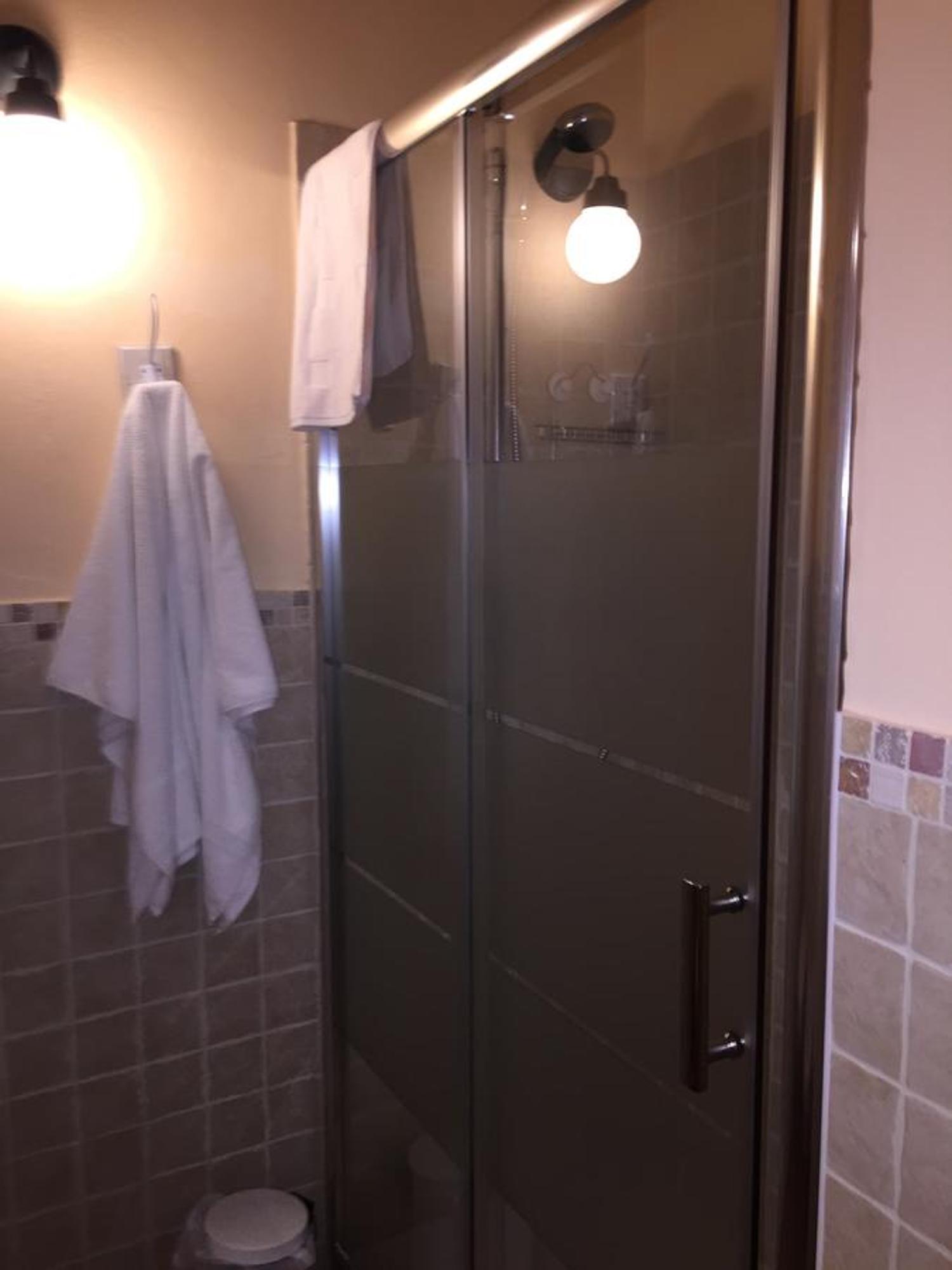 Comfort Triple Room Shower,176552016:JPEG